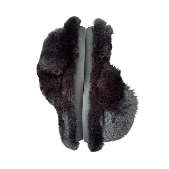 Steve Madden Black Faux Fur Slippers Size Small (5-6) - Picture 3 of 4